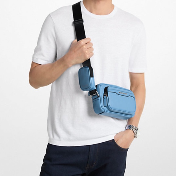 NWT Michael Kors leather camera bag with detachable pouch - Picture 3 of 8